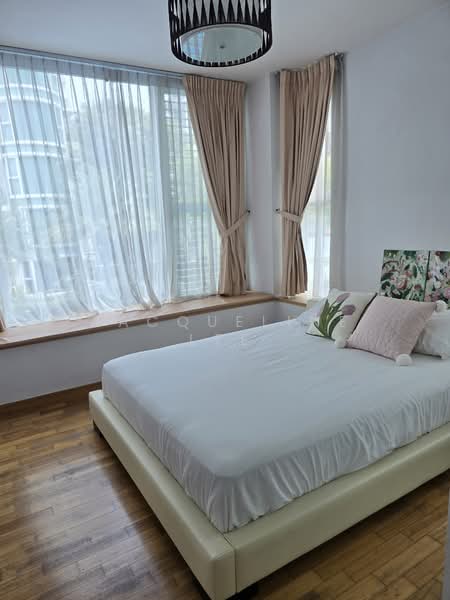 For Sale - Parc Emily