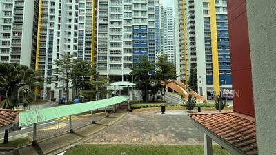 For Sale - 304 Ang Mo Kio Avenue 1