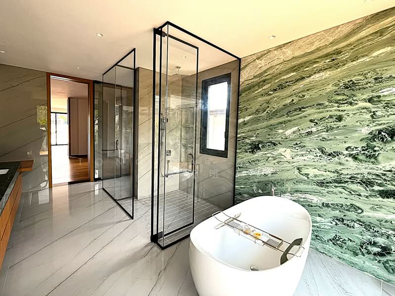 ❤️D10 - AWESOME !! BRAND NEW FH SEMI-D !! Lap Pool & Lift, 1-km Henry Pk, Dover MRT☎️9654.3774 TONG, 1-km Henry Pk Pri/ Dover MRT / Holland Grove, 7 Bedrooms, 8,500 sqft, Semi-Detached House For Sale, by Tong Kai Meng 唐皆明, 25540602 - Bathroom - PropertyGuru.com.sg