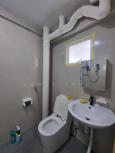 117 Simei Street 1, 117 Simei Street 1, Pasir Ris / Tampines, 2 Bedrooms, 1,324 sqft, HDB Flat For Rent, by James Chui, 25540723 - Bathroom - PropertyGuru.com.sg