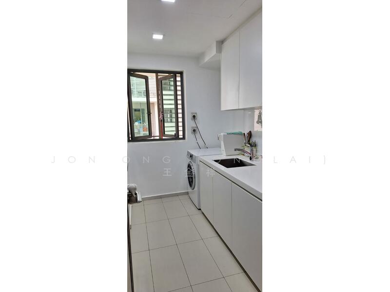The Topiary Executive Condominium For Sale at S$ 1,450,000 | PropertyGuru Singapore - Kitchen