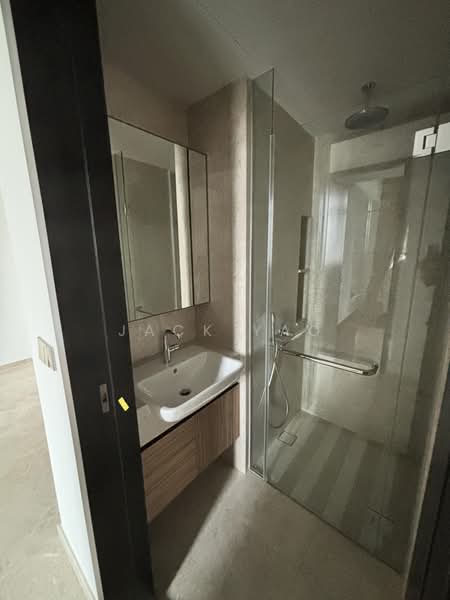 Pullman Residences, 18 Dunearn Road, 2 Bedrooms, 667 sqft, Condominium For Rent, by Jack Yao, 25541348 - Bathroom - PropertyGuru.com.sg