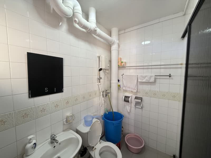 749 Pasir Ris Street 71, 749 Pasir Ris Street 71, Pasir Ris / Tampines, Room Rental, 150 sqft, HDB Flat For Rent, by Siok Xue Qian, 25542024 - Bathroom - PropertyGuru.com.sg