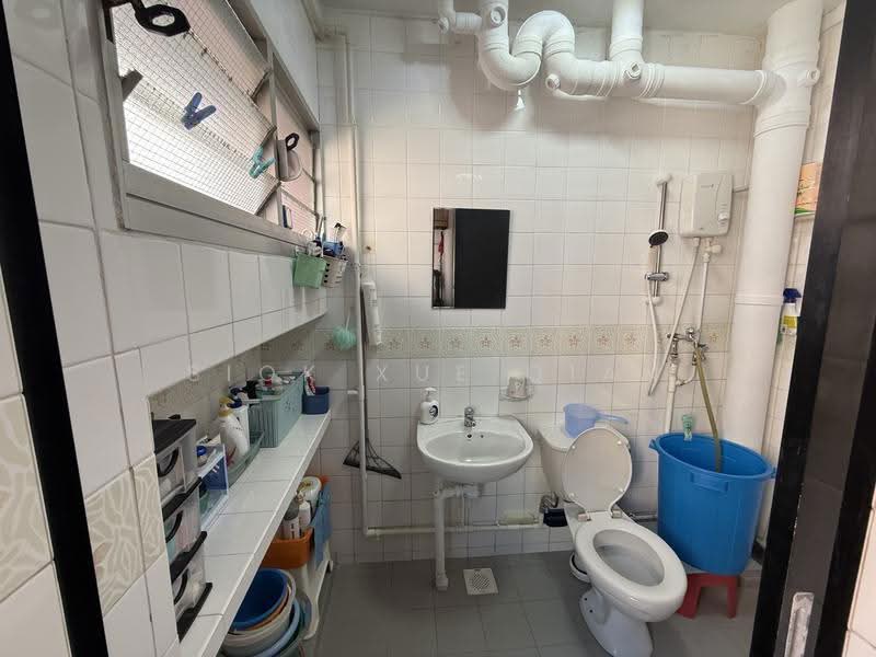 749 Pasir Ris Street 71, 749 Pasir Ris Street 71, Pasir Ris / Tampines, Room Rental, 150 sqft, HDB Flat For Rent, by Siok Xue Qian, 25542024 - Bathroom - PropertyGuru.com.sg
