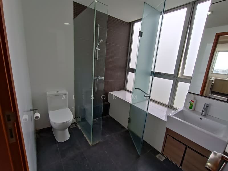 The Parc Condominium, 3 West Coast Walk, 2 Bedrooms, 980 sqft, Condominium For Rent, by Alison Mok, 25542052 - Bathroom - PropertyGuru.com.sg