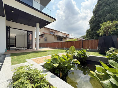 For Sale - ⭐️BRAND NEW 3.5-STY SEMI-D WITH HUGE LAND & MANY SPACIOUS RMS! 1 KM TO BUKIT TIMAH PRIMARY SCHOOL⭐️