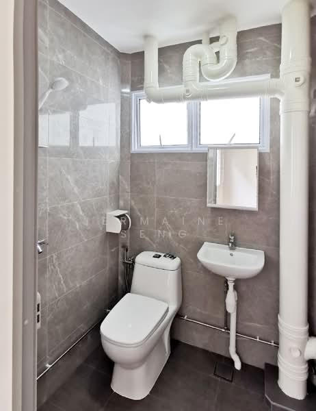 402 Woodlands Street 41, 402 Woodlands Street 41, Studio, 350 sqft, HDB Flat For Rent, by Jermaine Seng, 25542858 - Toilet - PropertyGuru.com.sg