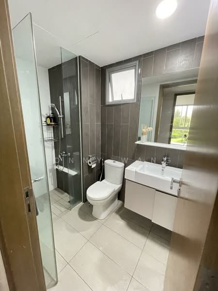 CityLife @ Tampines, 57 Tampines Central 7, 3 Bedrooms, 1,184 sqft, Executive Condominium For Rent, by Jonny Wang, 25543131 - Common Bathroom - PropertyGuru.com.sg