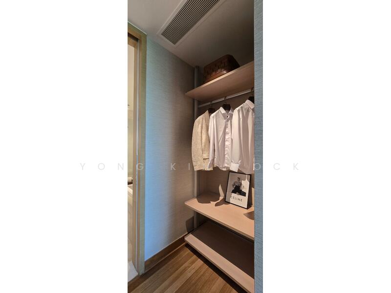 Master Walk-in Wardrobe