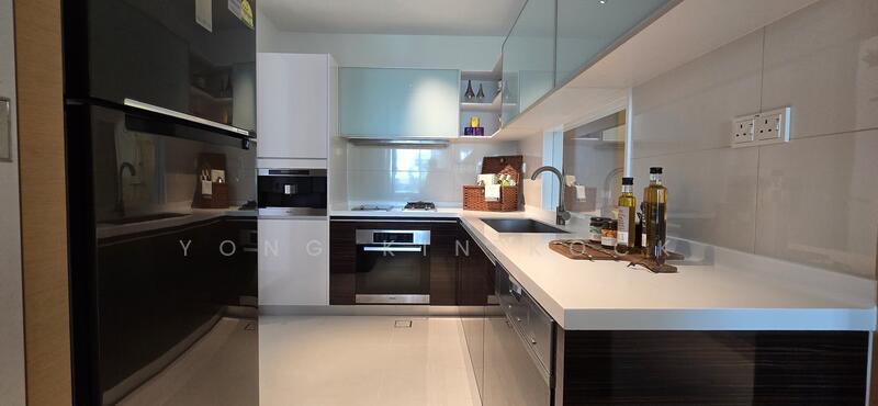 Functional and Huge Kitchen