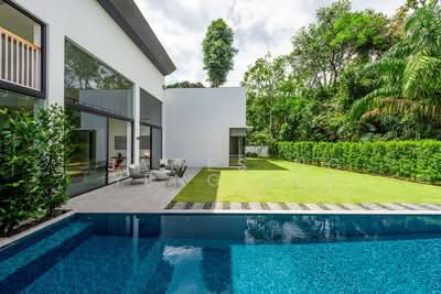 For Sale - ✨RESORT LIFE STYLE GOOD CLASS BUNGALOW✨ 独立，优 质 洋 房 打折出 售. PRIVACY with GREENERY. James Ng 83839800