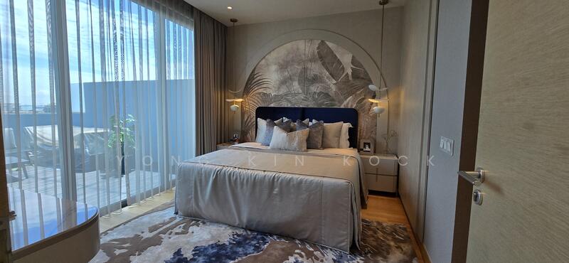 Master Bedroom - Upper Level