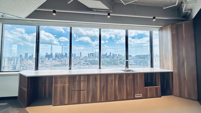 Column Free Fitted Officesss with Pano View Near Novena MRT, , 5,543 sqft, Office For Rent, by Eric Chan 陳鴻運, 25544266 - Kitchen - CommercialGuru.com.sg