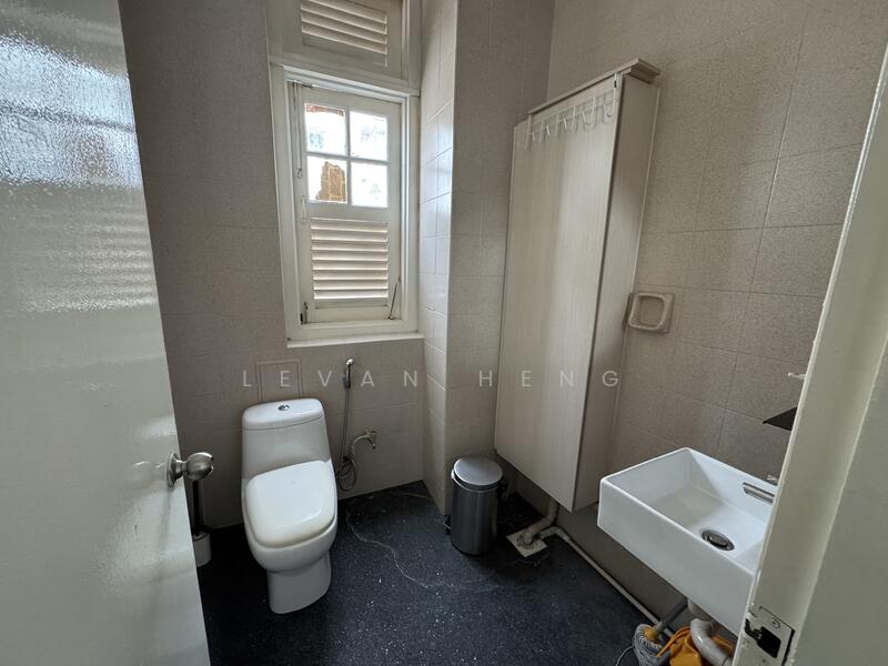 tanjong pagar road, , 1,165 sqft, Office For Rent, by Levan Heng, 25544726 - Bathroom - CommercialGuru.com.sg