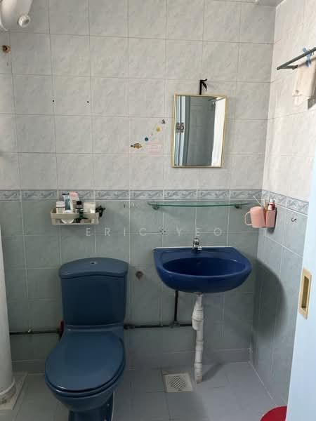 23 Jalan Membina, 23 Jalan Membina, Room Rental, 150 sqft, HDB Flat For Rent, by Eric Yeo, 25545062 - Bathroom - PropertyGuru.com.sg