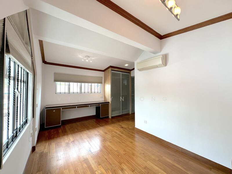 For Sale - 3-Storey Bungalow at Sembawang Hills Estate