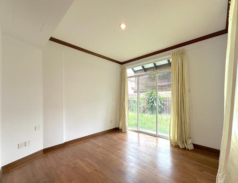 For Sale - 3-Storey Bungalow at Sembawang Hills Estate