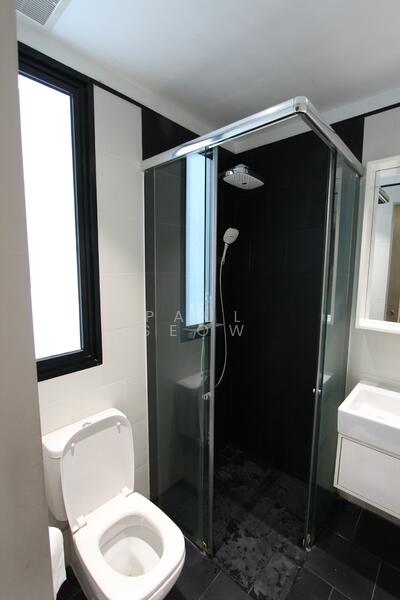 Master Bedroom Toilet