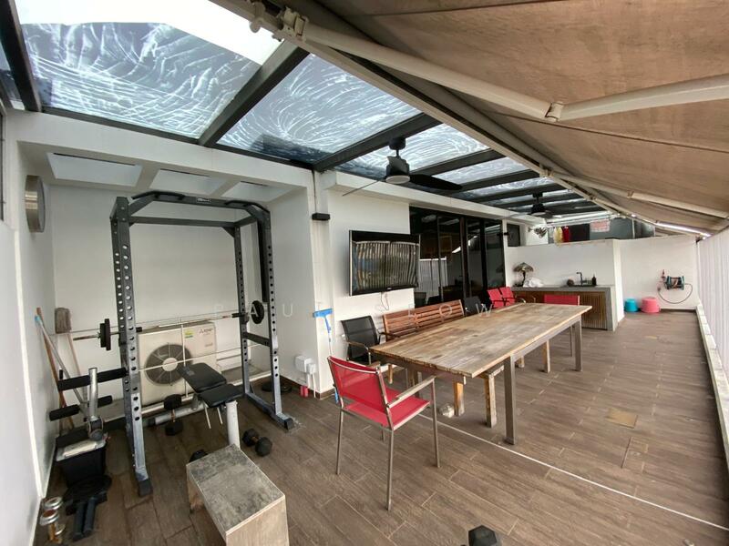 Upper Floor Terrace (15m x 3.3m)