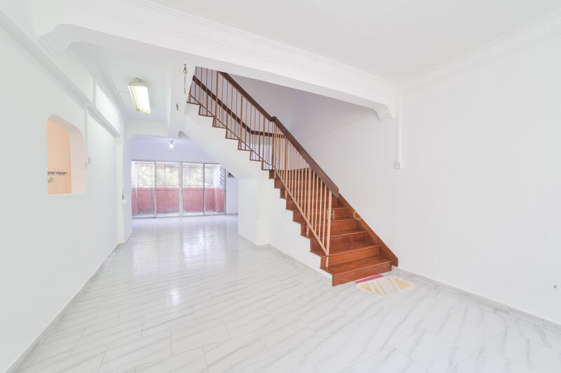 428 Tampines Street 41, 428 Tampines Street 41, 3 Bedrooms, 1,593 sqft, HDB Flat For Sale, by Asley Ho, 25545852 - Stairs - PropertyGuru.com.sg