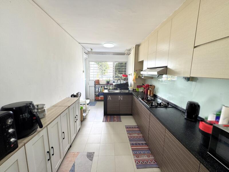 For Sale - 231 Tampines Street 21