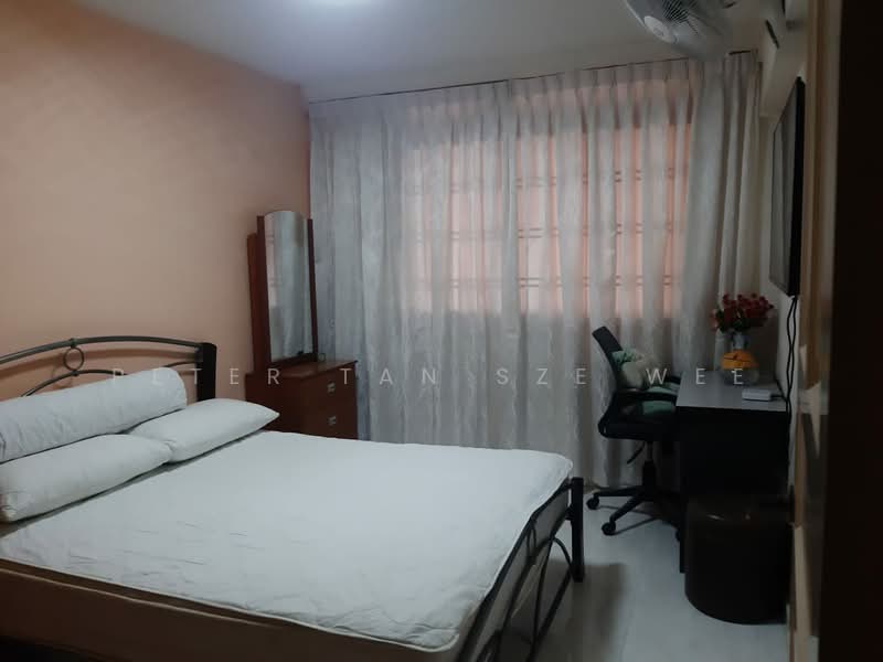 203 Serangoon Central, 203 Serangoon Central, Room Rental, 150 sqft, HDB Flat For Rent, by Peter Tan Sze Wee, 25546245 - Bedroom - PropertyGuru.com.sg