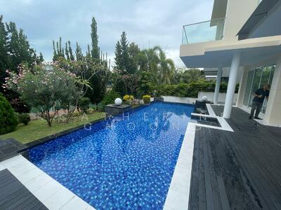 For Sale - Paradise Island