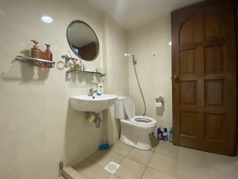 Pine Grove, 1N Pine Grove, 5 Bedrooms, 1,668 sqft, Condominium For Rent, by Ong Yew Lai, 25546757 - PropertyGuru.com.sg