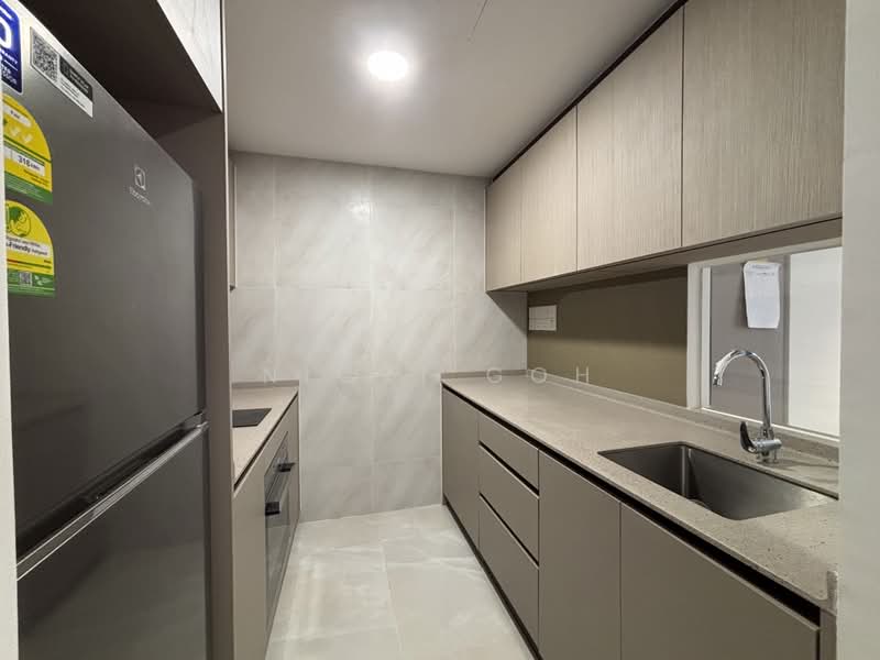 Penrose, 30 Sims Drive, 2 Bedrooms, 710 sqft, Condominium For Rent, by Nicki Goh, 25546998 - Kitchen - PropertyGuru.com.sg