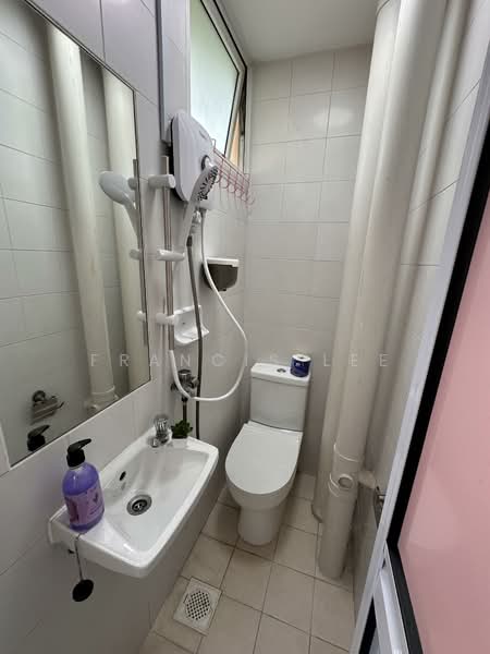 The Jade, 9 Bukit Batok Central Link, 6 Bedrooms, 120 sqft, Condominium For Rent, by Francis Lee, 25547233 - Bathroom - PropertyGuru.com.sg