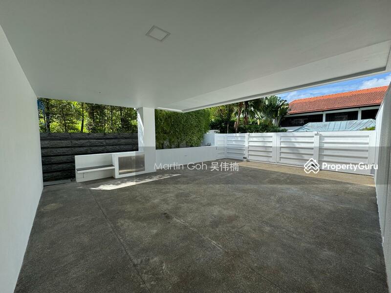 For Sale - ✧ New Listing, 100% Move-in Condition ✧ Famous Architect ☎️MARTIN 9320.20.20