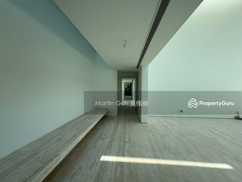 For Sale - ✧ New Listing, 100% Move-in Condition ✧ Famous Architect ☎️MARTIN 9320.20.20