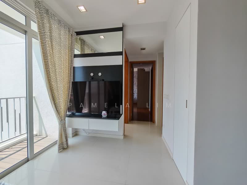The Metropolitan Condominium, 6 Alexandra View, 2 Bedrooms, 721 sqft, Condominium For Rent, by Pamela Lim, 25547612 - Living Room - PropertyGuru.com.sg