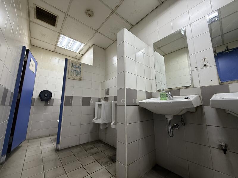 Woodlands Industrial Park E1, 6 Woodlands Industrial Park E1, 660 sqft, Factory / Workshop (B2) For Rent, by Allan Chong, 25547698 - Bathroom - CommercialGuru.com.sg