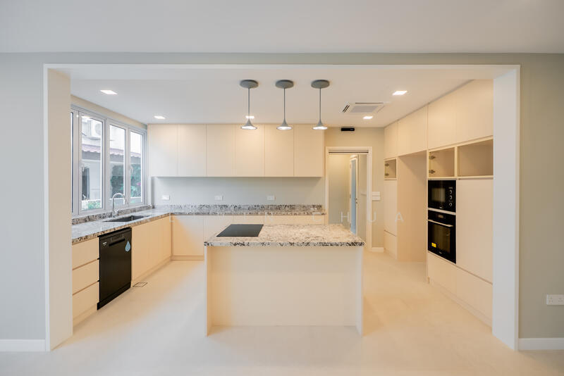 ⭐️CHEAP⭐️ Bungalow 1km Tao Nan Telok Kurau, Telok Kurau Road/Still Road/East Coast Road, 6 Bedrooms, 5,092 sqft, Bungalow House For Sale, by Kelvin Chua, 25547975 - Dry Kitchen - PropertyGuru.com.sg