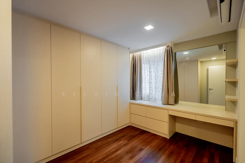 Master Walk-in Wardrobe
