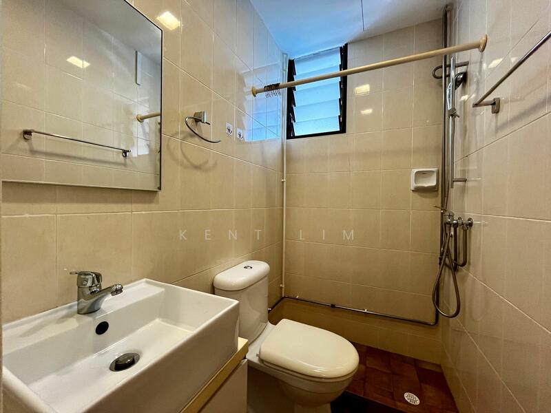 Pastoral View, 7 Bassein Road, 3 Bedrooms, 1,259 sqft, Apartment For Rent, by Kent Lim, 25548180 - Bathroom - PropertyGuru.com.sg