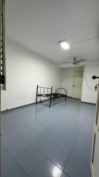 V.E.R.Y C.H.E.A.P 2 Sty Shophouse. Over 5.5% rental yield, Chinatown, Tanjong Pagar, Boat Quay, Raffles Place, Katong, Joo Chiat, Telok Ayer, Balestier, Tiong Bahru, Redhill, Queensway, Queenstown, Alexandra, Jalan Bukit Merah, 1,195 sqft, Shop / Shophouse For Sale, by Shannon Wong, 25548739 - CommercialGuru.com.sg