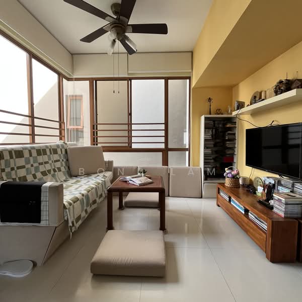 Radix, 18 Jalan Wakaff, 3 Bedrooms, 1,528 sqft, Condominium For Sale, by Bond Lam, 25548777 - Living Room - PropertyGuru.com.sg
