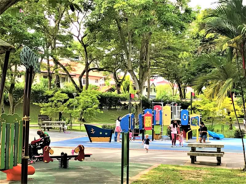 ❤️SUPER GD LOC!! D11 WATTEN ESTATE !! MOVE-IN!! 1km Nanyang & RGPS, Walk to TKK MRT☎️9654.3774 TONG, 1-km Nanyang Pri & RGPS / TKK MRT/Watten Estate, 4 Bedrooms, 3,500 sqft, Corner Terrace For Sale, by Tong Kai Meng 唐皆明, 25549374 - Garden - PropertyGuru.com.sg