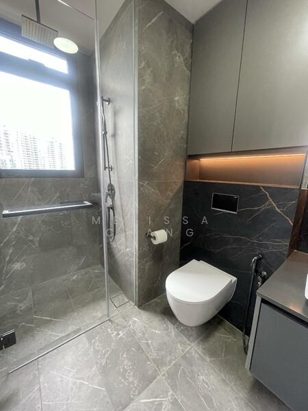 Irwell Hill Residences, 2 Irwell Hill, 2 Bedrooms, 667 sqft, Condominium For Rent, by Melissa Chang, 25549796 - Bathroom - PropertyGuru.com.sg