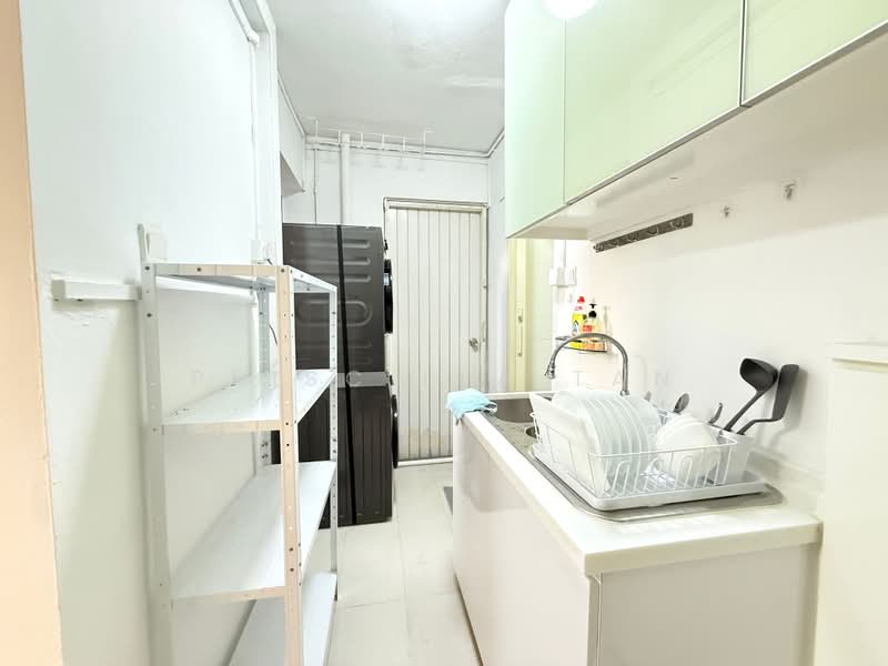 Pine Grove, 1B Pine Grove, Room Rental, 100 sqft, Condominium For Rent, by Priscilla Tan, 25550145 - Kitchen - PropertyGuru.com.sg