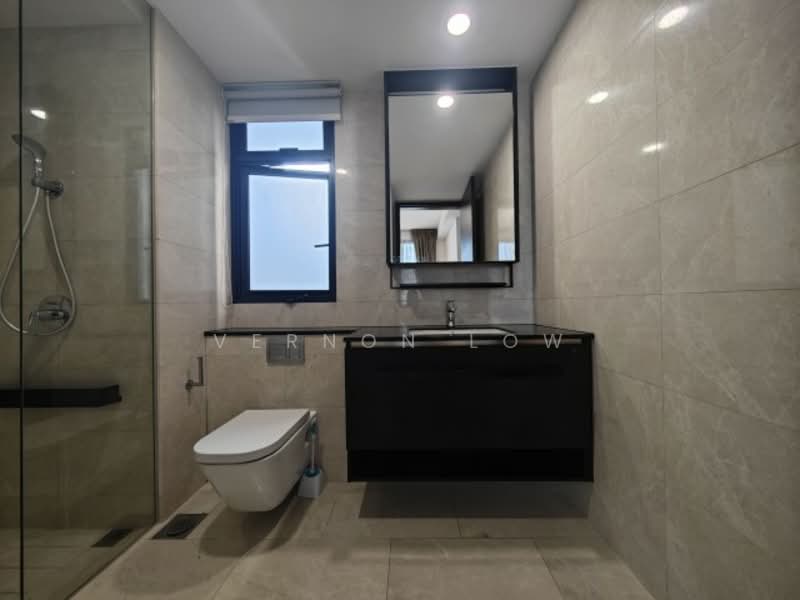 Park Colonial, 2 Woodleigh Lane, 4 Bedrooms, 1,249 sqft, Condominium For Rent, by Vernon Low, 25550350 - PropertyGuru.com.sg