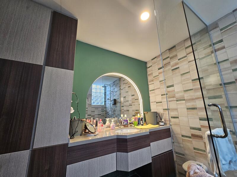 Tagore Avenue Corner Terrace For Sale at S$ 6,280,000 | PropertyGuru Singapore - Bathroom