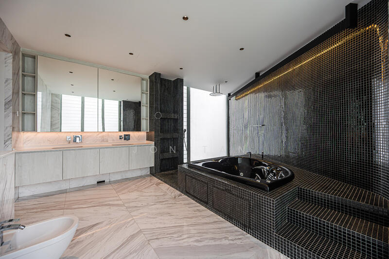 Master Ensuite 