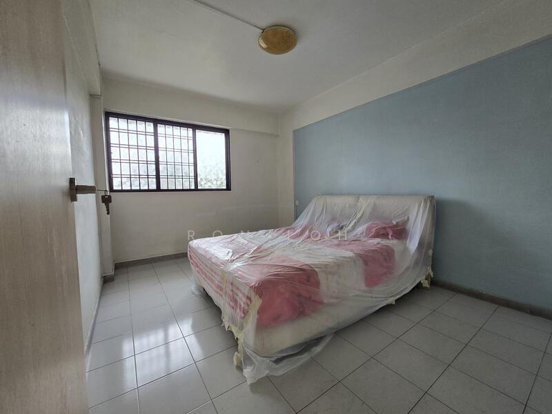 709 Hougang Avenue 2, 709 Hougang Avenue 2, 3 Bedrooms, 980 sqft, HDB Flat For Rent, by Ron Loh, 25551352 - Bedroom - PropertyGuru.com.sg