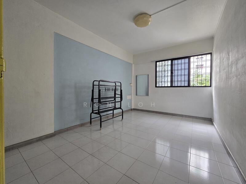 709 Hougang Avenue 2, 709 Hougang Avenue 2, 3 Bedrooms, 980 sqft, HDB Flat For Rent, by Ron Loh, 25551352 - Bedroom - PropertyGuru.com.sg