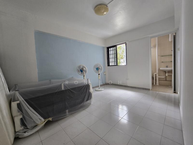 709 Hougang Avenue 2, 709 Hougang Avenue 2, 3 Bedrooms, 980 sqft, HDB Flat For Rent, by Ron Loh, 25551352 - Bedroom - PropertyGuru.com.sg