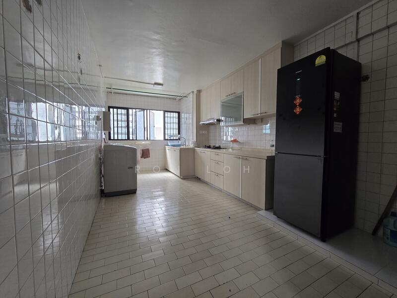 709 Hougang Avenue 2, 709 Hougang Avenue 2, 3 Bedrooms, 980 sqft, HDB Flat For Rent, by Ron Loh, 25551352 - Kitchen - PropertyGuru.com.sg