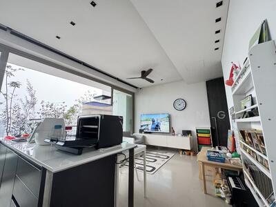 For Sale - Scotts Square